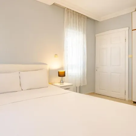 Lovely House With Astonishing View In Gumusluk Apartament Gümüşlük
