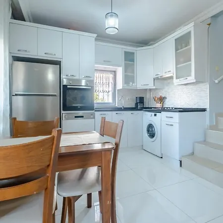 Lovely House With Astonishing View In Gumusluk Appartement Gümüşlük
