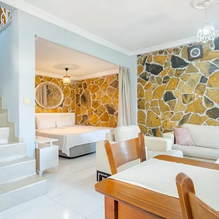 Lovely House With Astonishing View In Gumusluk * Gümüşlük
